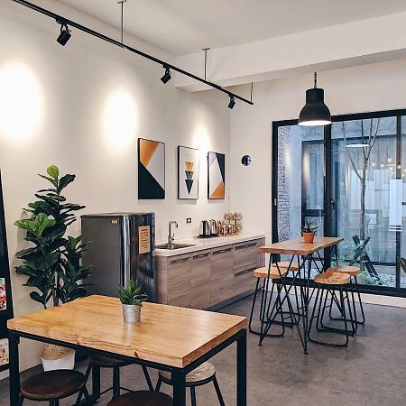 The Gatsby Apartment Tainan Exteriör bild