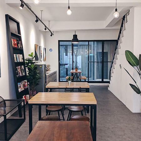 The Gatsby Apartment Tainan Exteriör bild