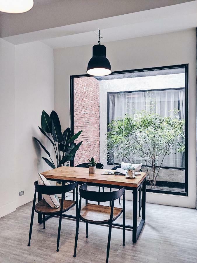 The Gatsby Apartment Tainan Exteriör bild
